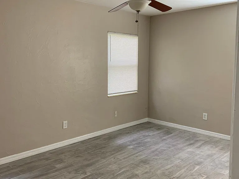 214 N Gomez Ave — Photo 8