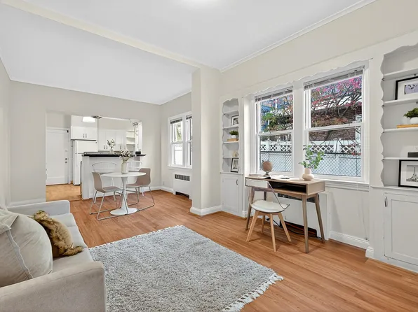 7 Roosevelt Terrace image 9 of 49