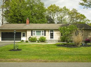 18 Linwood Dr, Wilbraham, MA 01095