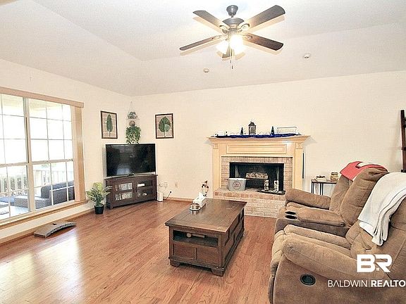 3rd image of 110 Virginia Cir