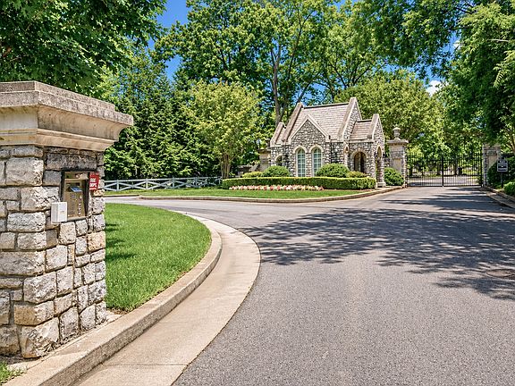 2nd image of 2037 Fransworth Dr