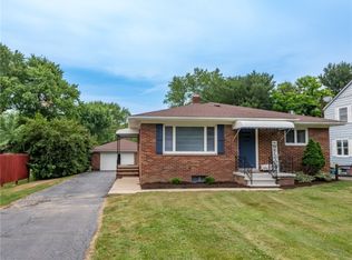 1137 Krumroy Rd, Akron, OH 44306