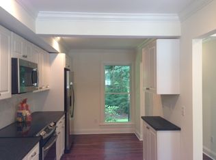 243 Weaver St APT 9E, Greenwich, CT 06831