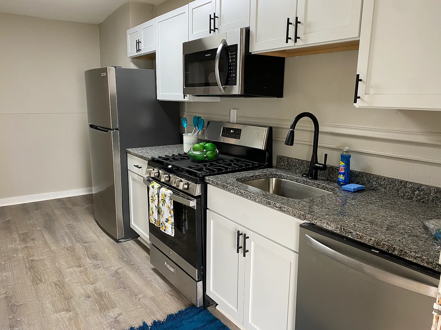 2 bed, 1000 sqft, $1,500 — Photo 2