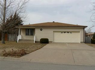 2707 Maralane Ave, Dodge City, KS 67801