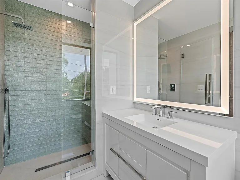 401 Lido Dr — Photo 52