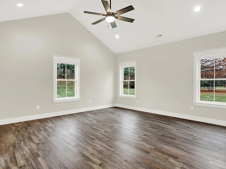 2110 S Smith Rd — Photo 9
