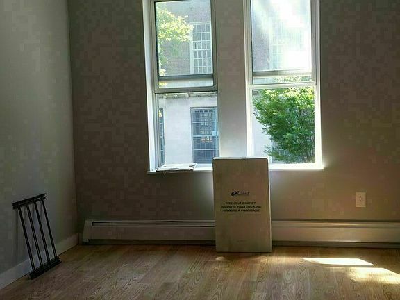4th image of 1601 Park Pl APT 2G