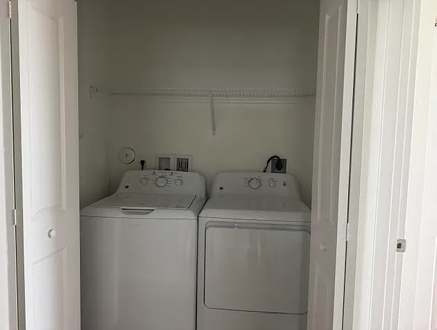 220 SE Woodbark St — Photo 14