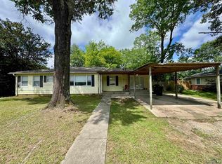 1009 Willow Springs Dr, Longview, TX 75604