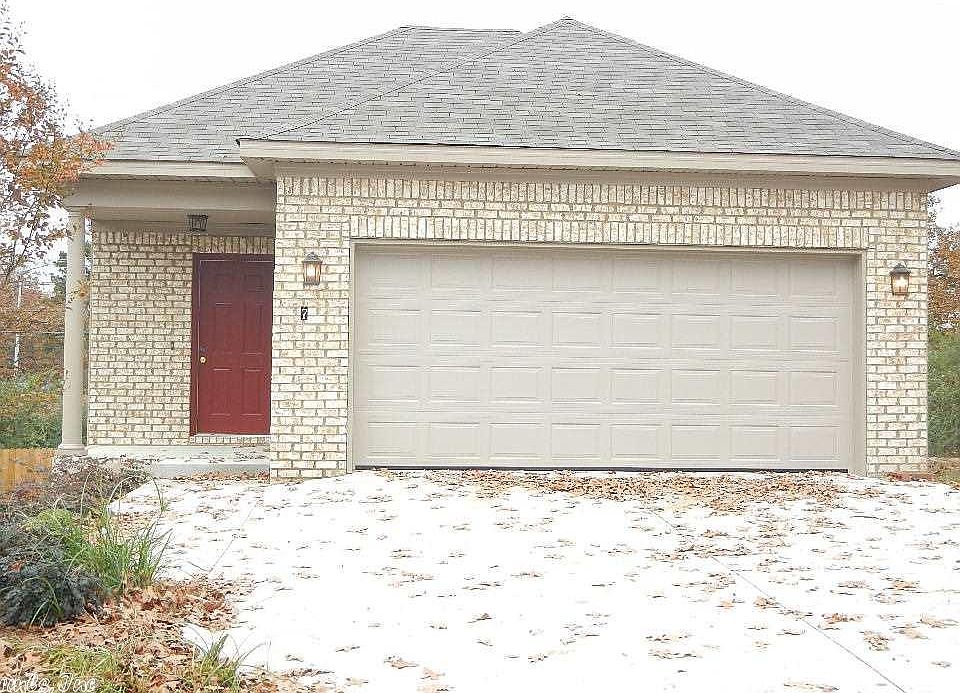 1st image of 7 Fair Hill Cir