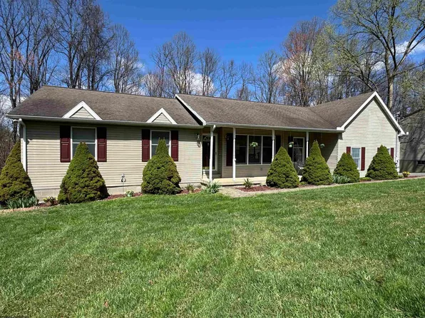 1141 Deerfield Dr, Fairmont, WV 26554