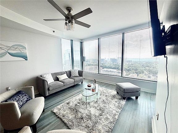 3rd image of 3338 Peachtree Rd NE APT 3008