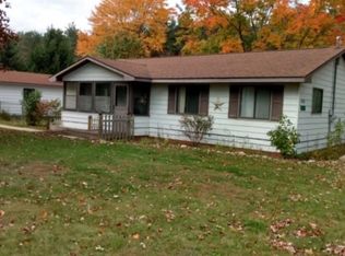 1120 S Loxley Rd, Houghton Lake, MI 48629