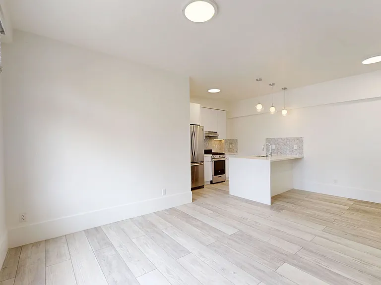 1801 California St #304 — Photo 2