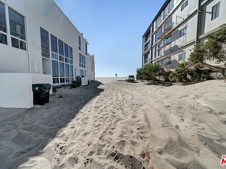 15 Spinnaker St #101 — Photo 37