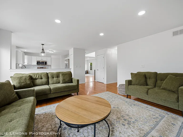 6816 Twin Falls Dr — Photo 12