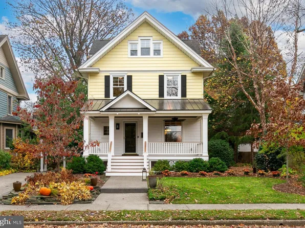 105 7th St, Riverton, NJ 08077