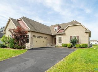 5857 Walnut Springs Blvd, Sylvania, OH 43560