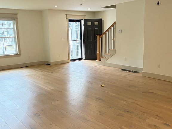 2nd image of 77 Lambert St #C2