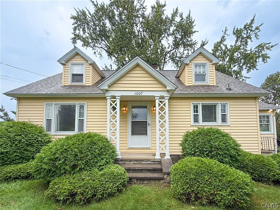 1st image of 1007 Valentine Ave