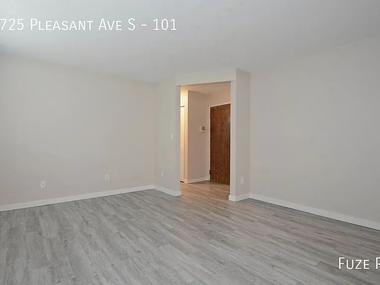 2725 Pleasant Ave #101 — Photo 6