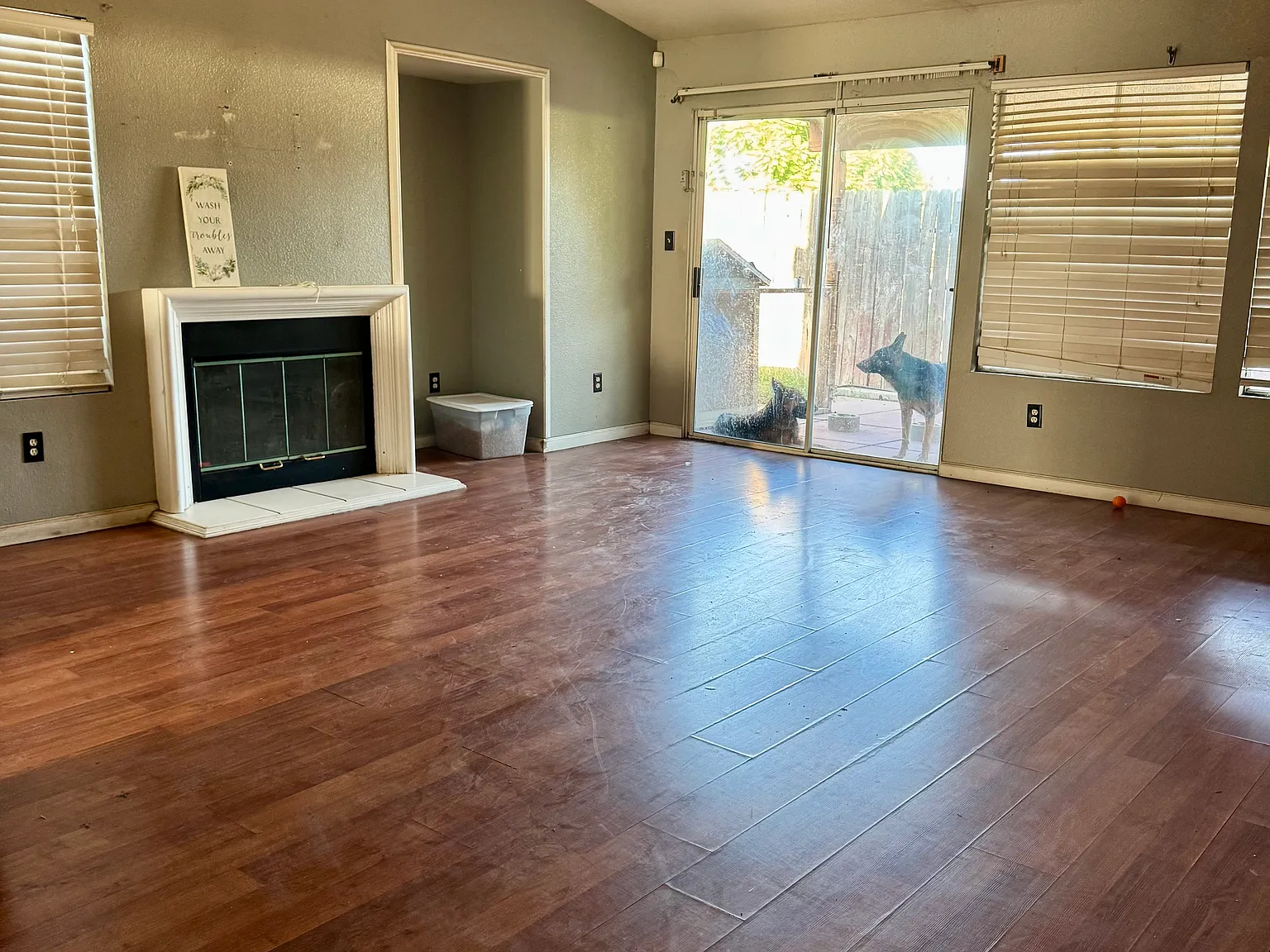 5 bed, 1745 sqft, $2,590 — Photo 2