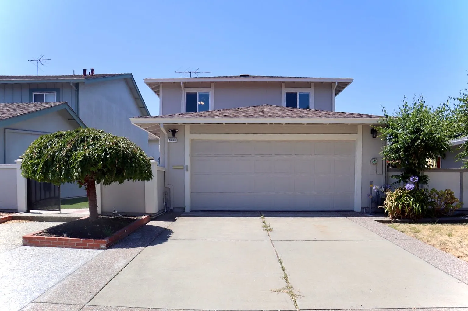 36163 Chelsea Dr photo 1