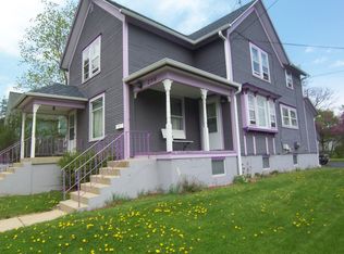 296 McHenry Ave, Crystal Lake, IL 60014
