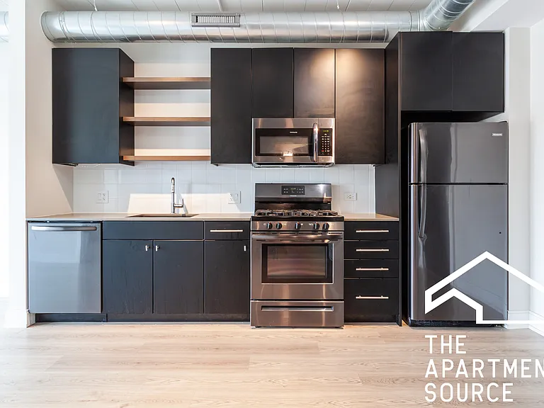 915 W Belmont Ave #2 — Photo 3