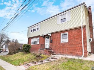 100 Beucler Pl, Bergenfield, NJ 07621