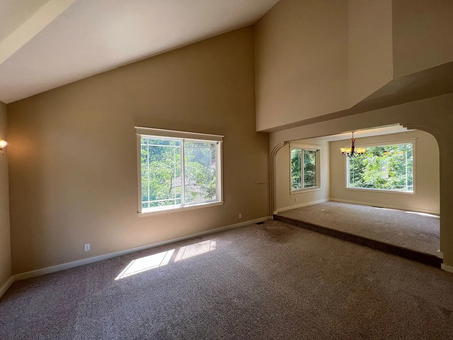 Tri-Level Spring Blvd Home — Photo 4