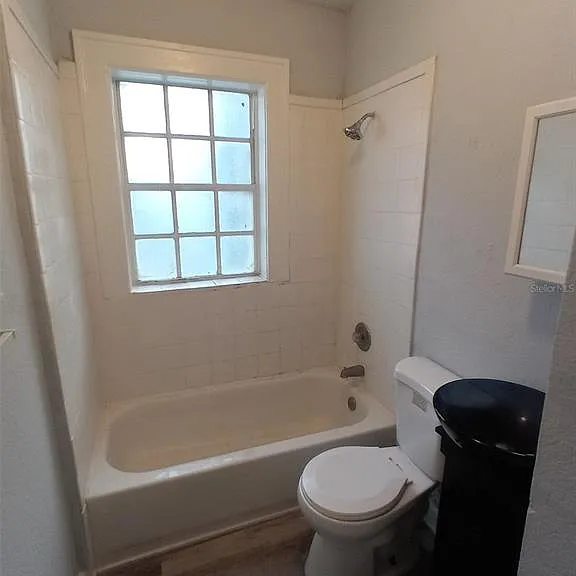 704 Cordova Dr — Photo 9