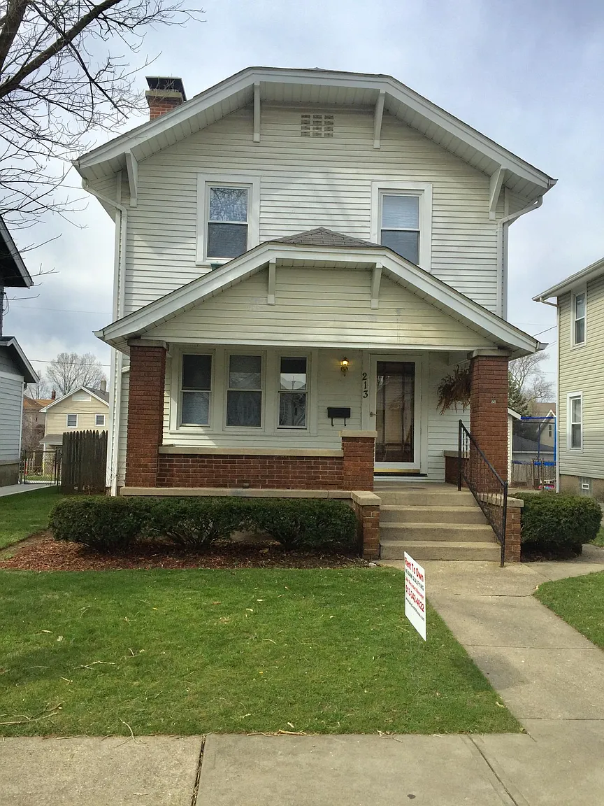 213 Progress Ave photo 1