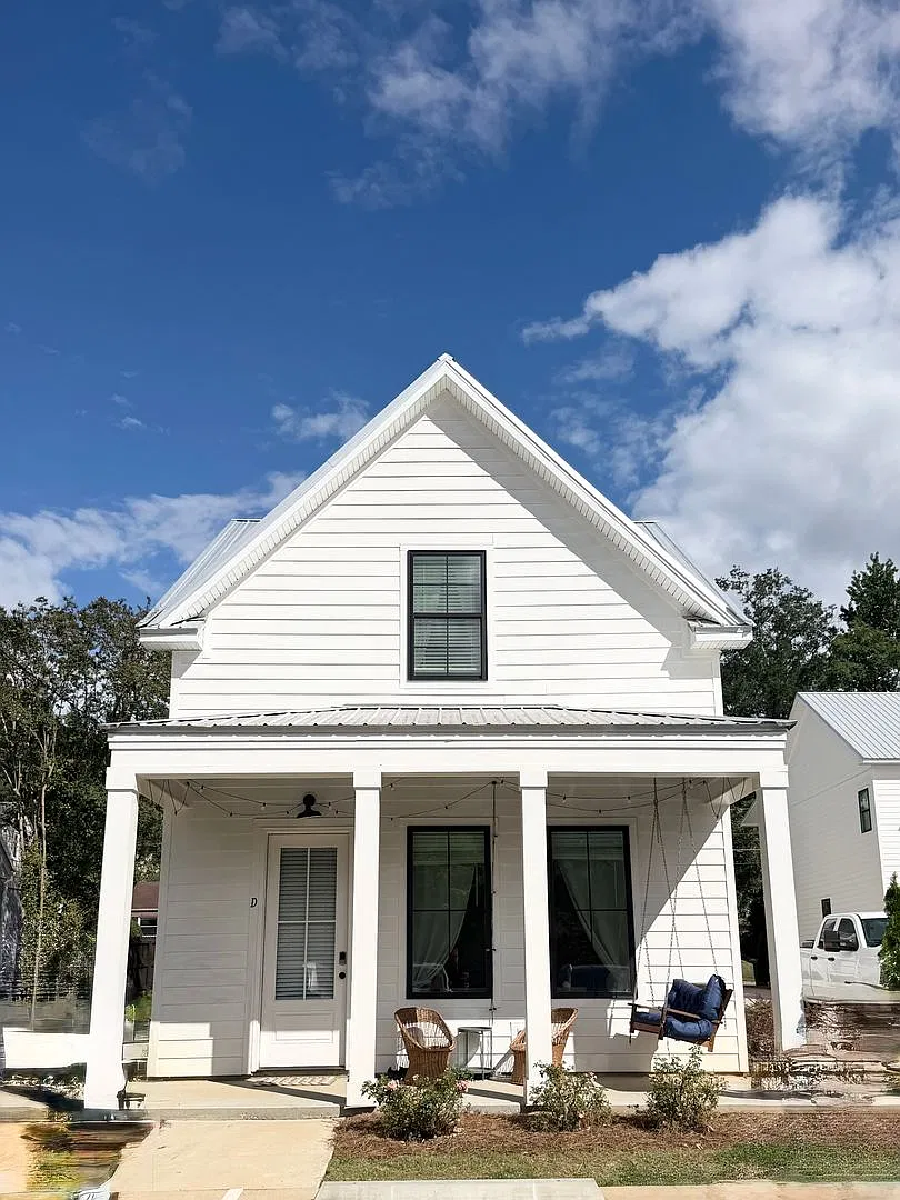 2BR / 2.5BA Cottage Available Fall 2027! — Photo 1