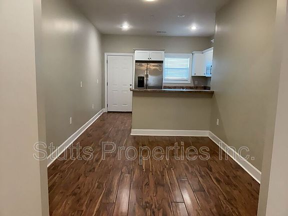3rd image of 145 Bruin Pl Unit 211