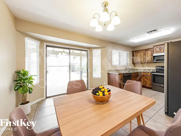 3336 W Quail Ave — Photo 8