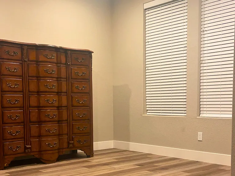 504 Chase Ct — Photo 10