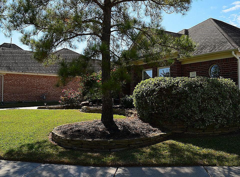 Established landscaping, full sprinkler system.