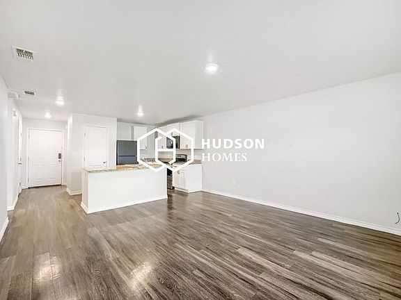 4th image of 712 W 19th St