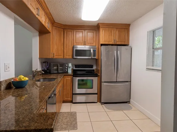 1810 N Lauderdale Avenue #2102, North Lauderdale, FL 33068