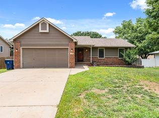 1119 N Ridgecrest Rd, Derby, KS 67037
