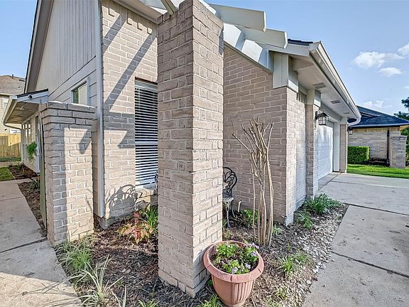 4th image of 12423 Truesdell Dr