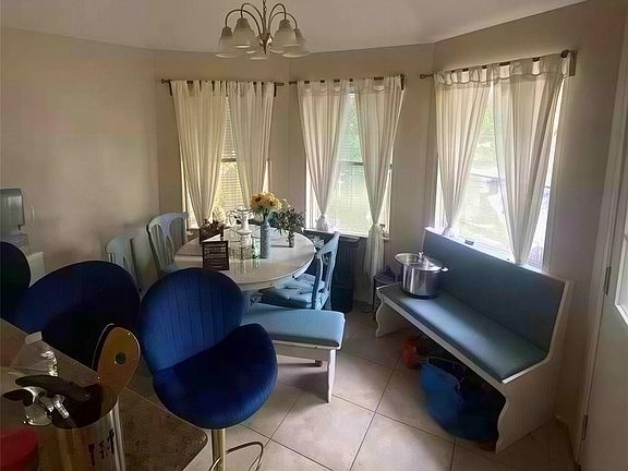 5th image of 3922 Club Valley Dr