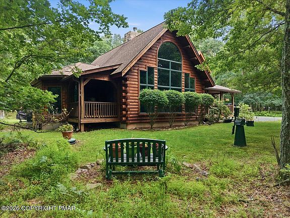 4th image of 41 Hemlock Dr