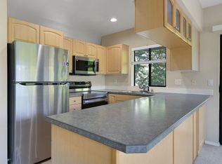 9009 Avondale Rd NE APT J119, Redmond, WA 98052