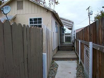 4th image of 1319 Cannon St