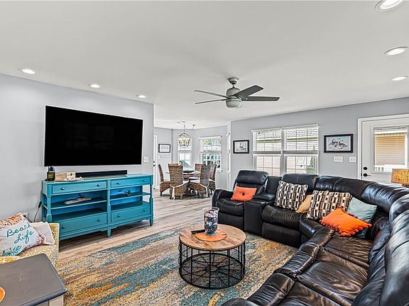 4th image of 209 Sunrise Dr