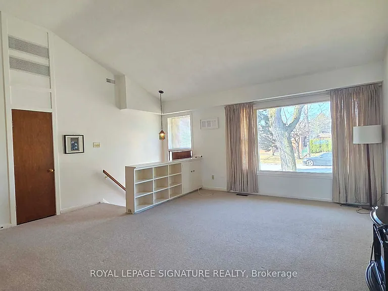 42 Jubilee Cres #MAINFLOOR — Photo 4