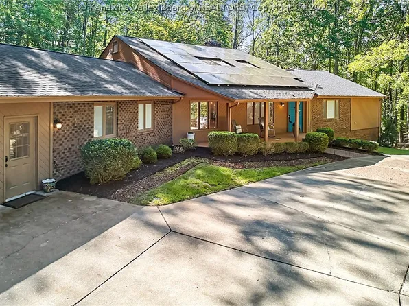 12 Dunlevy Rd, Charleston, WV 25314